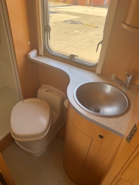 En venta Hymer / Eriba / Hymercar BC 655 Blanco 2006 Álava foto 7