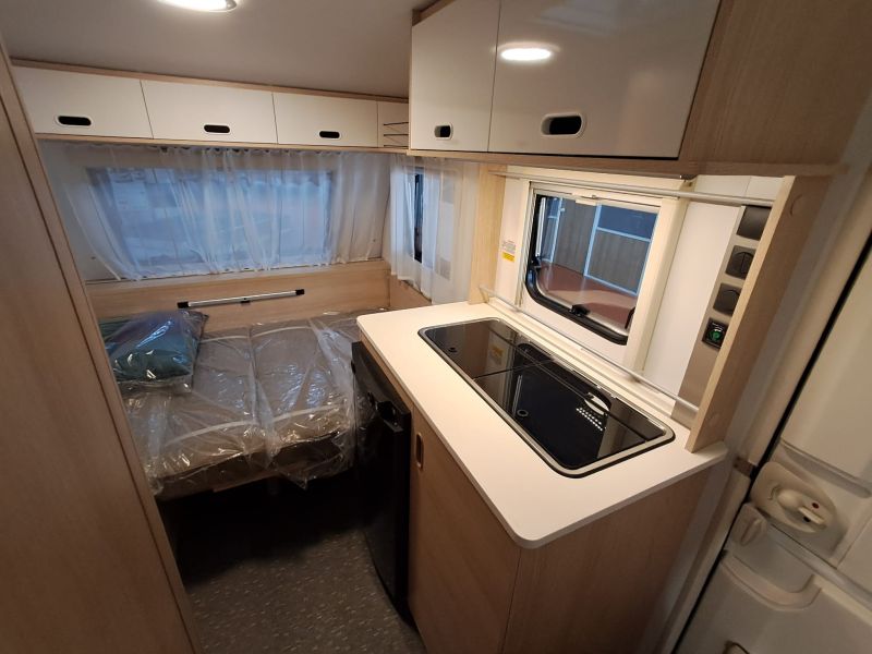 En venta Adria ADRIA AVIVA 360 DK Blanco 2023 Barcelona foto 7