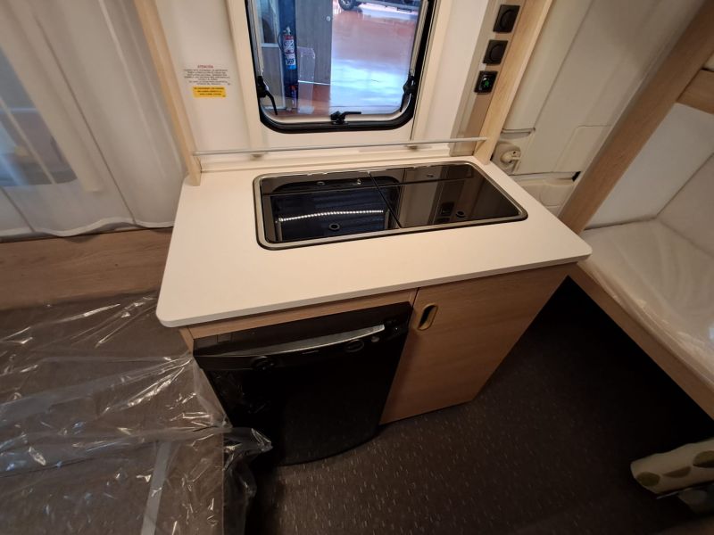 En venta Adria ADRIA AVIVA 360 DK Blanco 2023 Barcelona foto 8