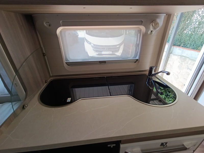 En venta Hobby 390 Sf Ontour Blanco 2022 Barcelona foto 5