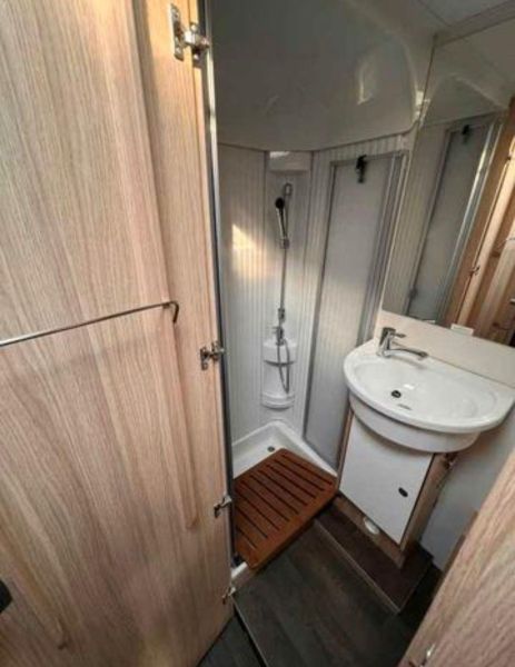 En venta Sunlight A-70 Blanco 2018 Navarra foto 8