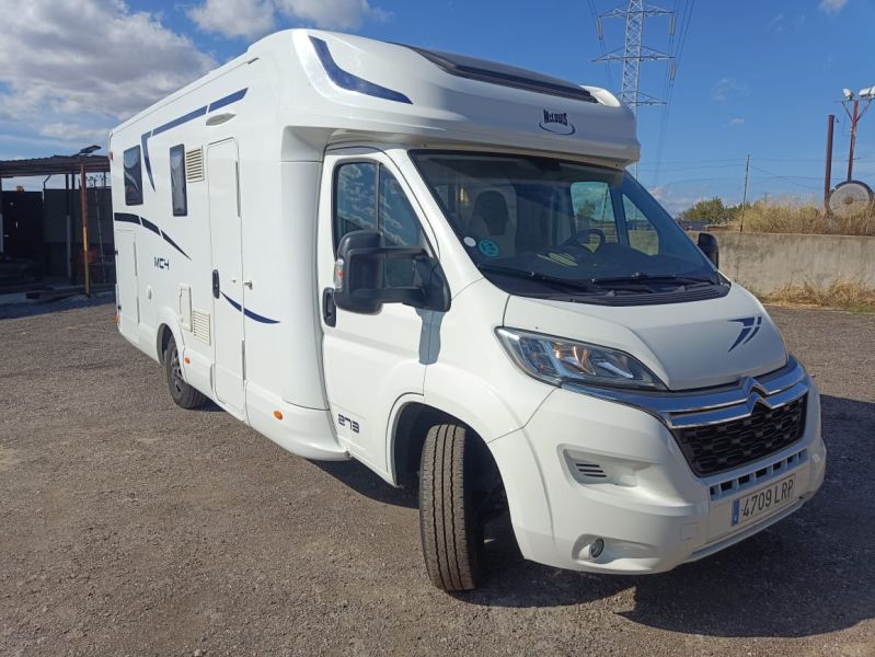 En venta McLouis MC4 273 Blanco 2021 Madrid foto 3