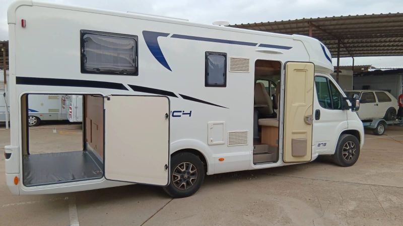 En venta McLouis MC4 273 Blanco 2021 Madrid foto 6