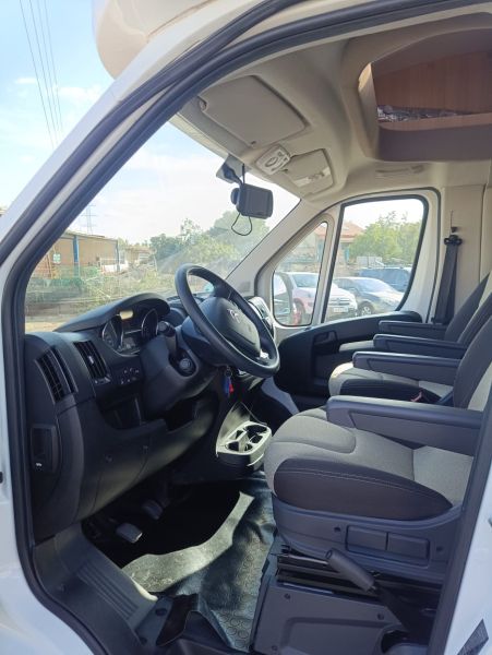 En venta McLouis MC4 273 Blanco 2021 Madrid foto 9