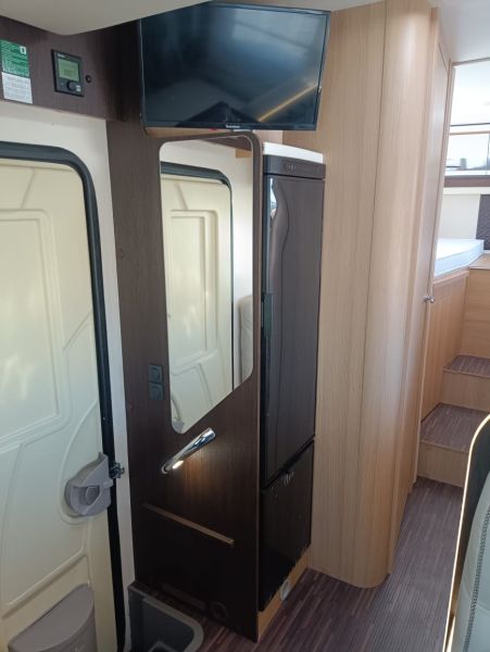 En venta McLouis MC4 273 Blanco 2021 Madrid foto 14