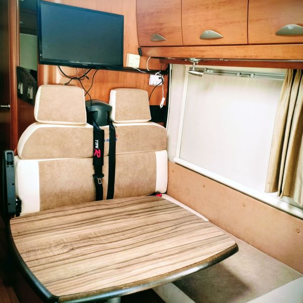 En venta Eura Mobil Nobel art liner 2 Blanco 2009 Málaga foto 14