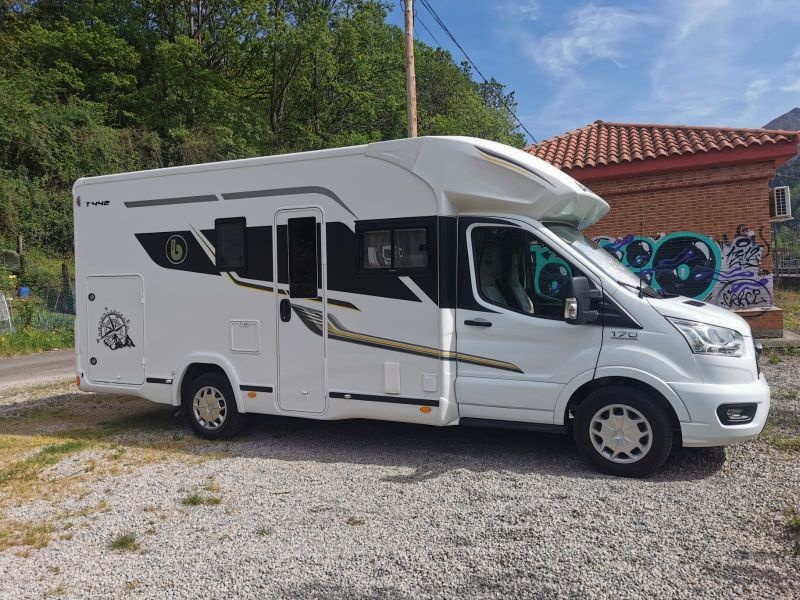 En venta Benimar Tessoro 442 Blanco 2023 Asturias foto 3