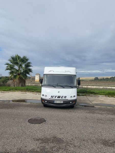 En venta Hymer / Eriba / Hymercar HYMER  694 Blanco 2001 Sevilla foto 2