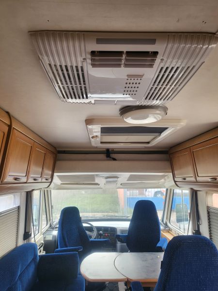 En venta Hymer / Eriba / Hymercar HYMER  694 Blanco 2001 Sevilla foto 7