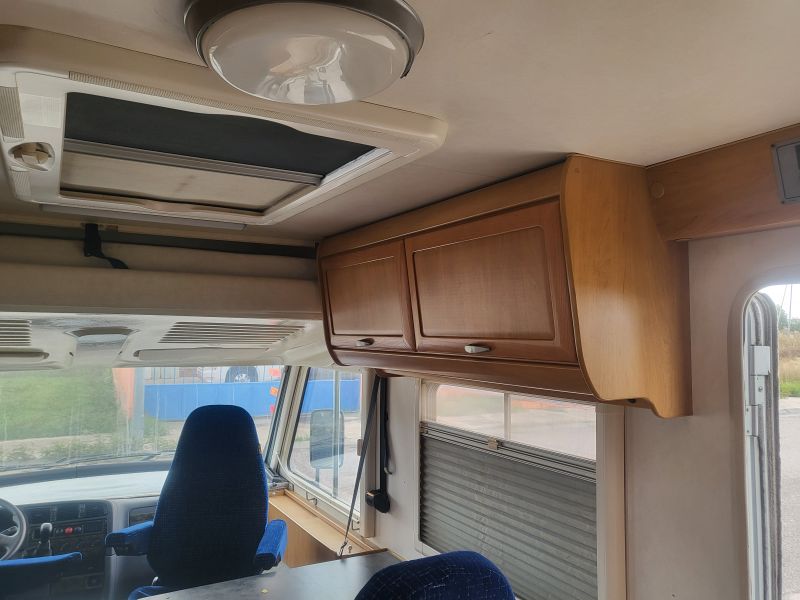 En venta Hymer / Eriba / Hymercar HYMER  694 Blanco 2001 Sevilla foto 9