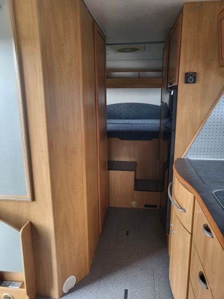 En venta Hymer / Eriba / Hymercar HYMER  694 Blanco 2001 Sevilla foto 10