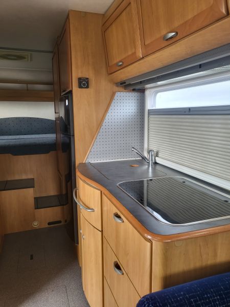 En venta Hymer / Eriba / Hymercar HYMER  694 Blanco 2001 Sevilla foto 11