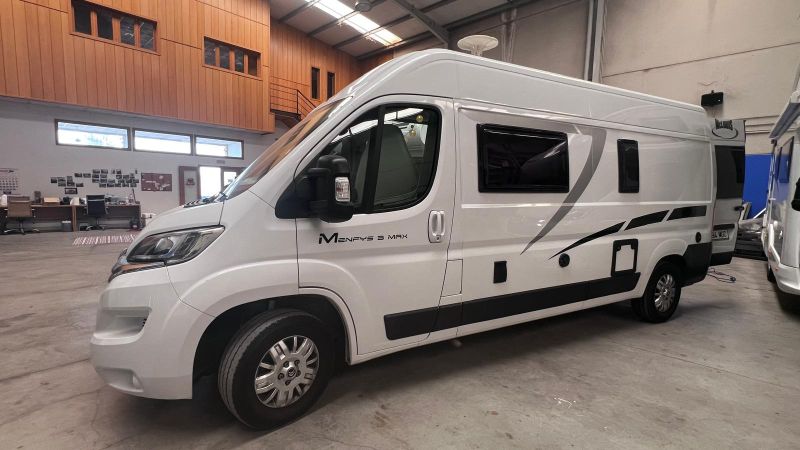 En venta McLouis Menfys Maxi 3 Blanco 2023 Sevilla foto 3