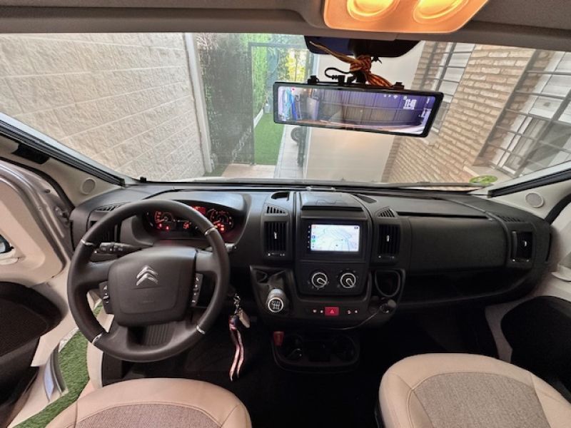 En venta Adria Adria Matrix AXESS 650 DC Blanco 2023 Sevilla foto 7