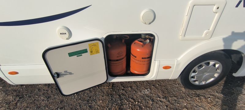 En venta Ford mc4 281 Blanco 2002 Albacete foto 9