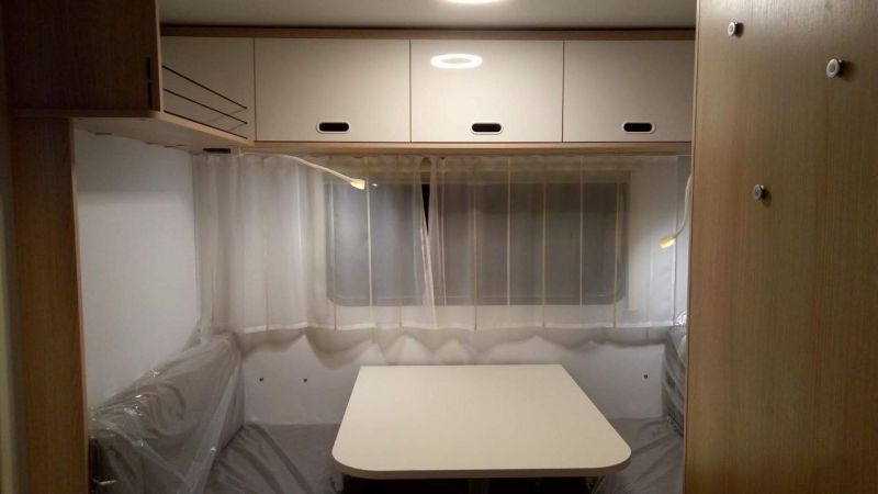 En venta Adria Aviva 492 LU Blanco 2019 Barcelona foto 7