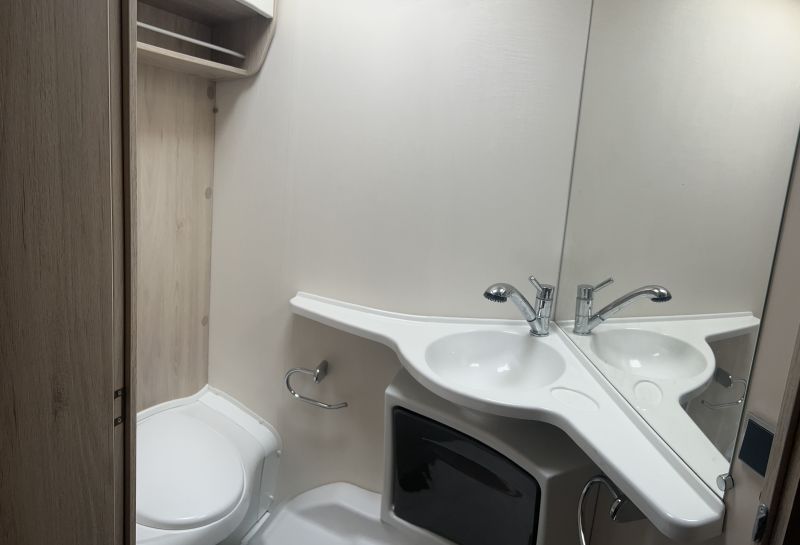 En venta Caravelair Antares 486 Style Family Blanco 2019 Zaragoza foto 10