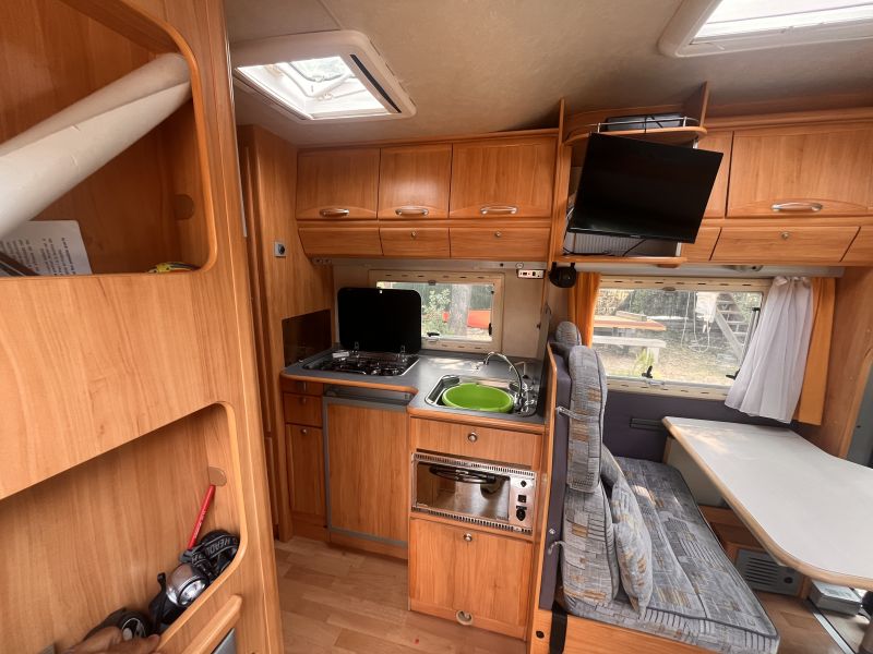 En venta Adria Coral 660sp Blanco 2005 Lleida foto 7