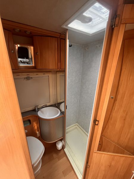 En venta Adria Coral 660sp Blanco 2005 Lleida foto 8