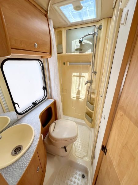 En venta Challenger Autocaravana Challenger 302 Blanco 2003 Cantabria foto 12