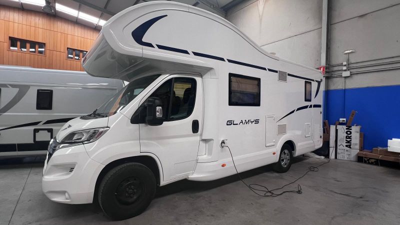 En venta McLouis GLAMYS 222 Blanco 2022 Sevilla foto 2