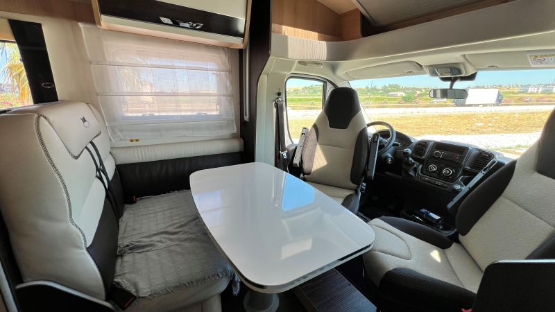 En venta McLouis MC 4 273 Blanco 2023 Sevilla foto 5