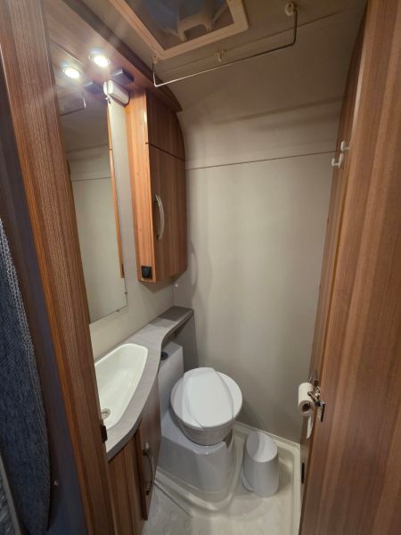 En venta Weinsberg 390 QD Blanco 2019 Málaga foto 7