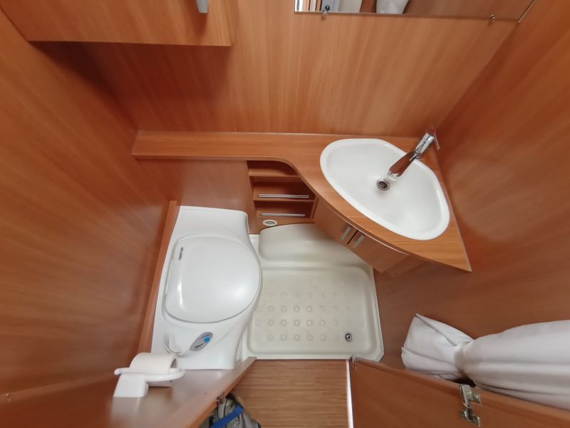En venta Knaus Sport 500QDK Blanco 2013 Barcelona foto 4