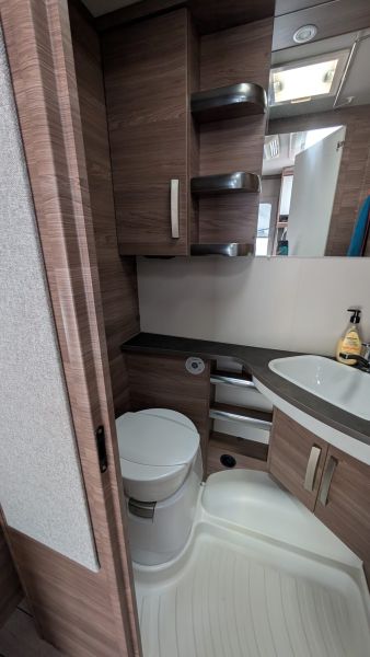 En venta Knaus 400 LKK SPORT SILVER SELECTION Blanco 2020 Cádiz foto 9