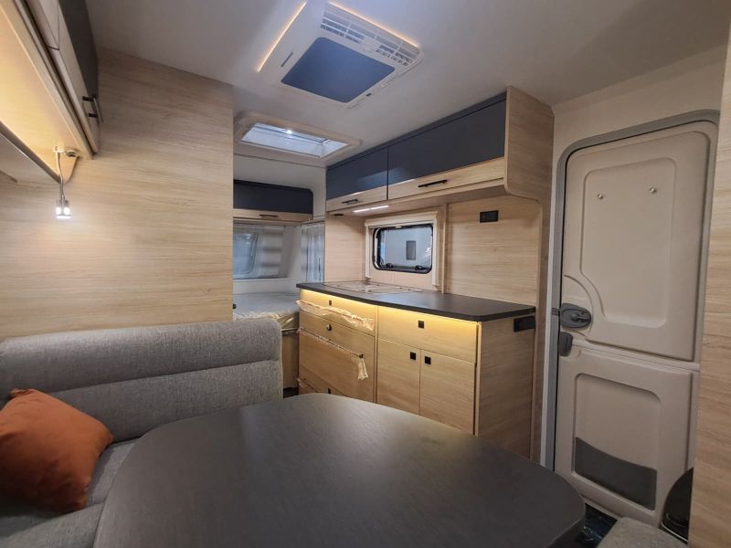 En venta Caravelair  Caravelair Alba STYLE 430 Family Blanco 2025 Barcelona foto 10
