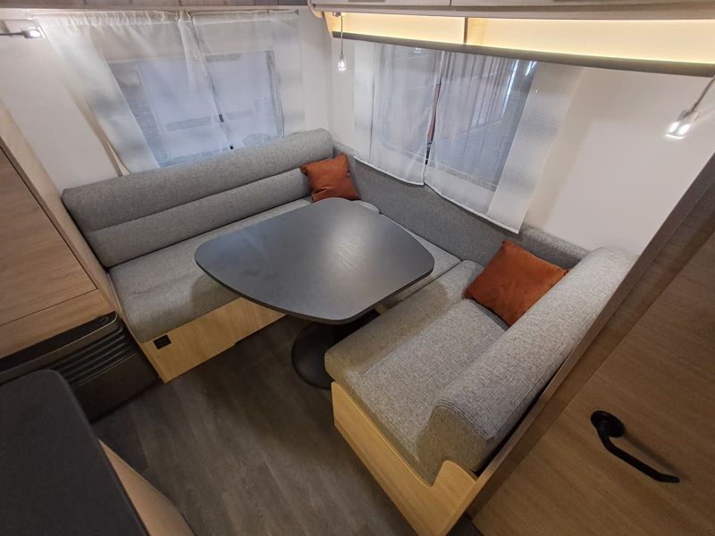 En venta Caravelair  Caravelair Alba STYLE 430 Family Blanco 2025 Barcelona foto 17