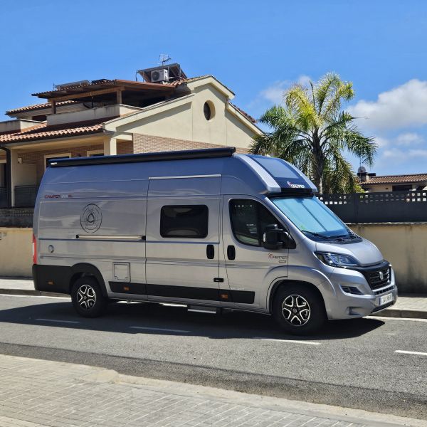 En venta Dreamer Camper Van Xl Gris 2024 Tarragona foto 2
