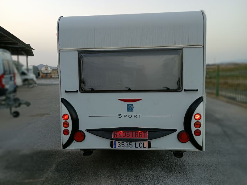 En venta Knaus Sport 450 KU 2005 Blanco 2005 Granada foto 3