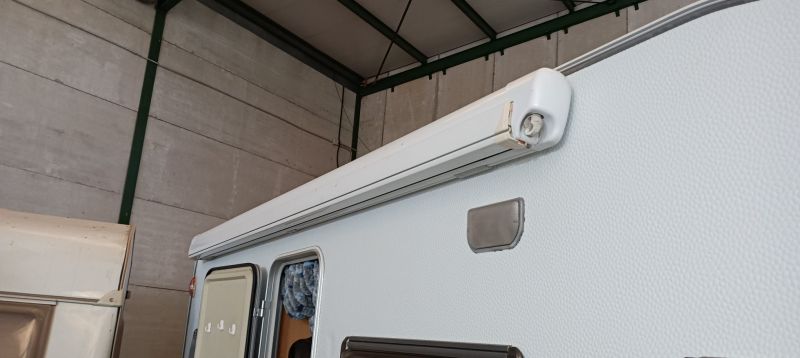 En venta Knaus Sport 450 KU 2005 Blanco 2005 Granada foto 5