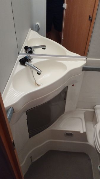 En venta Knaus Sport 450 KU 2005 Blanco 2005 Granada foto 14
