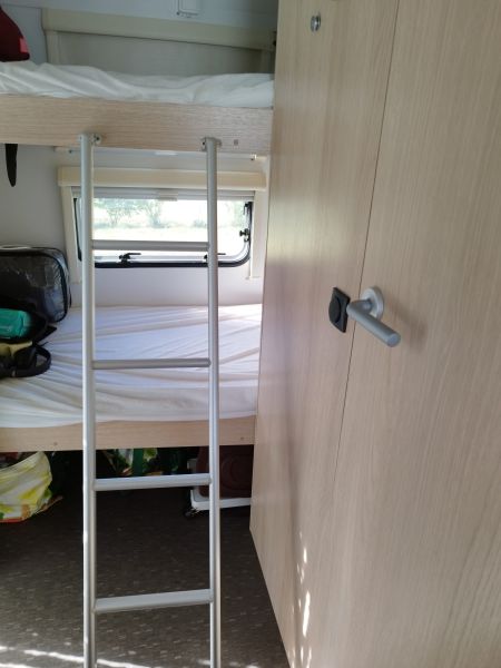 En venta Adria Aviva 400dk Blanco 2023 Barcelona foto 4