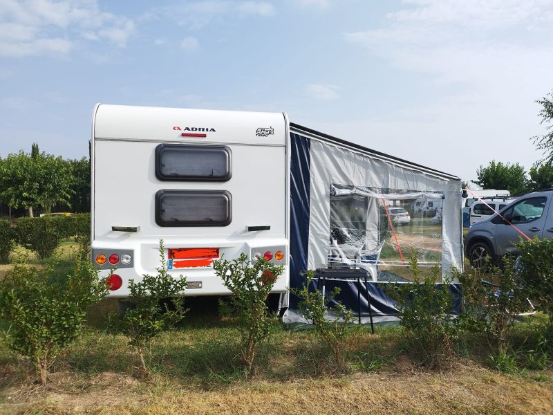 En venta Adria Aviva 400dk Blanco 2023 Barcelona foto 15