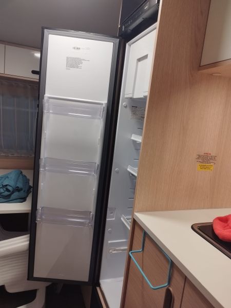 En venta Adria Aviva 400dk Blanco 2023 Barcelona foto 17