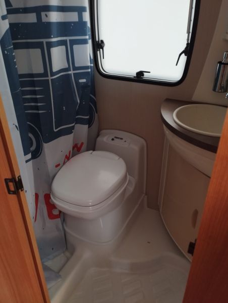 En venta Challenger Ford Transit Challenger génesis 43  Blanco 2009 Barcelona foto 4