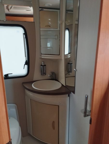 En venta Challenger Ford Transit Challenger génesis 43  Blanco 2009 Barcelona foto 7