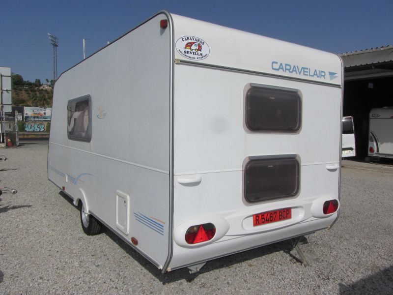 En venta Caravelair ANTARES LUXE 490 Blanco 2002 Sevilla foto 3