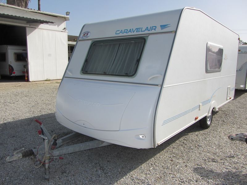 En venta Caravelair ANTARES LUXE 490 Blanco 2002 Sevilla foto 4