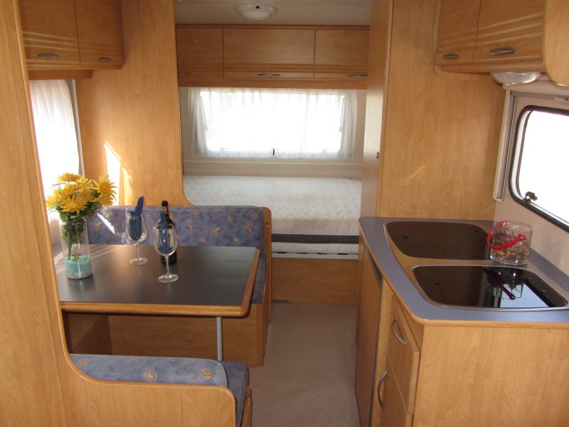 En venta Caravelair ANTARES LUXE 490 Blanco 2002 Sevilla foto 7