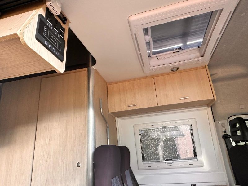 En venta Iveco Daily Camper Blanco 2023 Granada foto 11