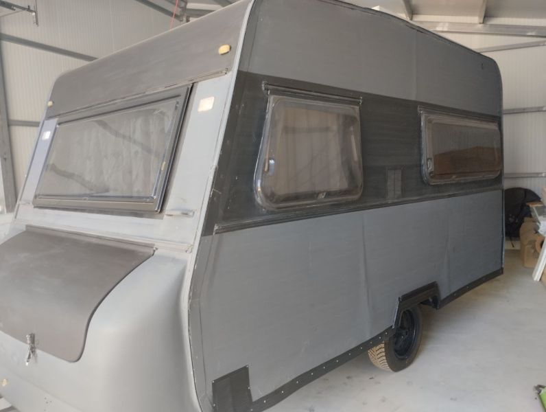 En venta Moncayo Versalles 375 Gris 1990 Almería foto 2
