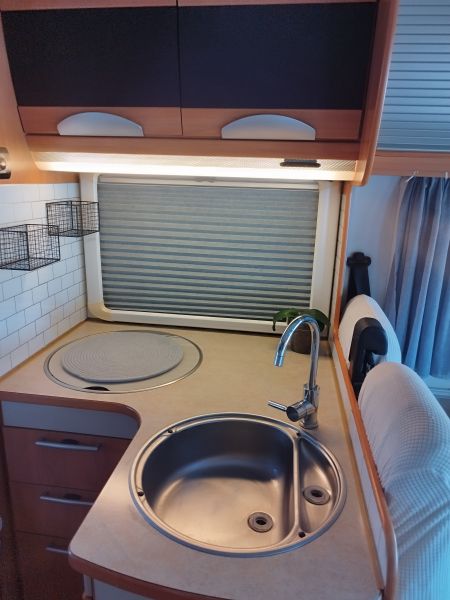 En venta Hymer / Eriba / Hymercar B654 Blanco 2005 Málaga foto 7
