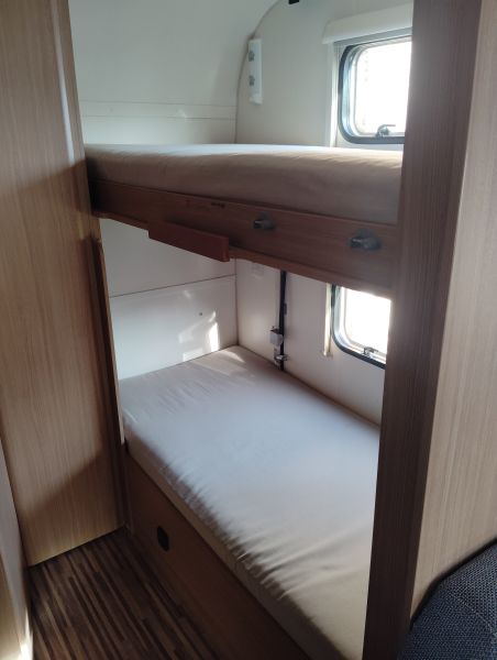 En venta Adria Aviva 495XL Blanco 2016 Sevilla foto 3