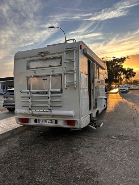 En venta Mobilvetta Top Dealer 3 Blanco 2003 Málaga foto 2