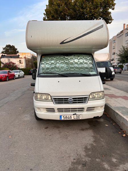 En venta Mobilvetta Top Dealer 3 Blanco 2003 Málaga foto 3