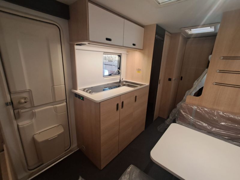 En venta Adria Adria Aviva 522 PT Aire Acondicionado Blanco 2025 Barcelona foto 8